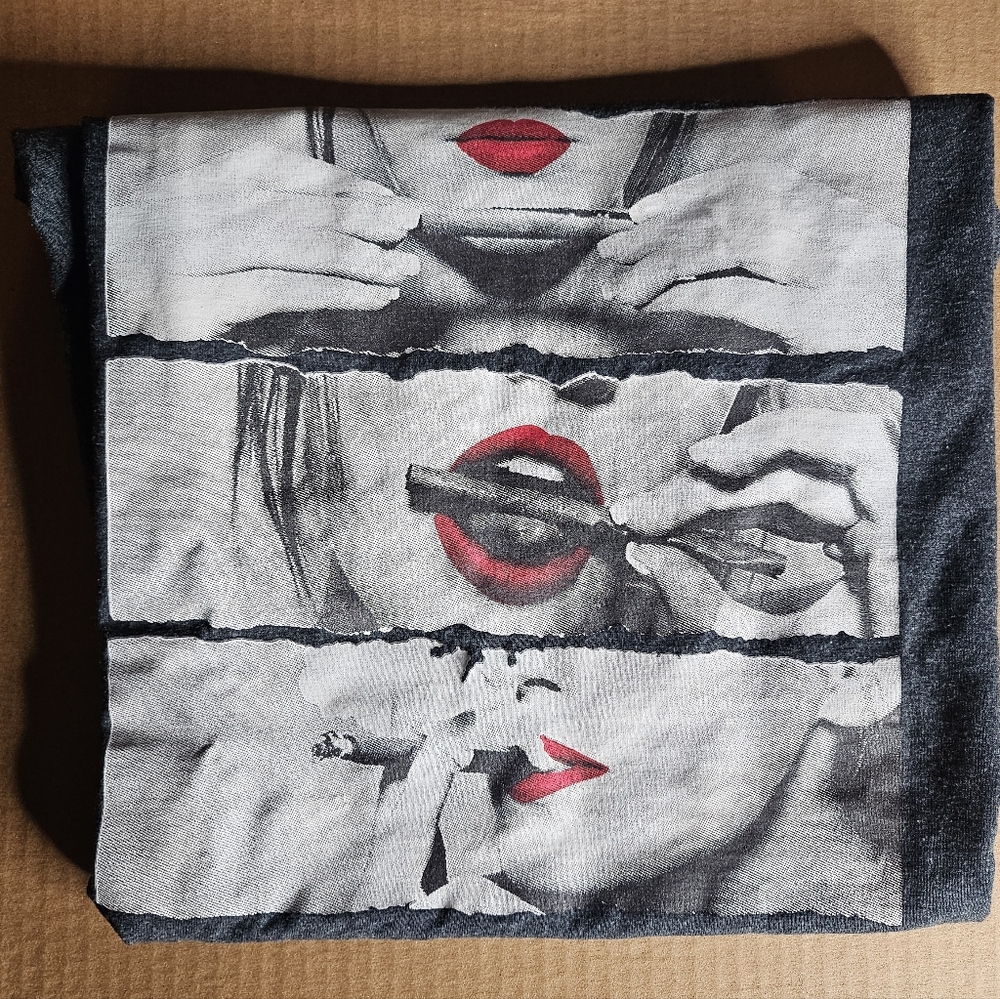 Straight out of Cali Roll up tee shirt